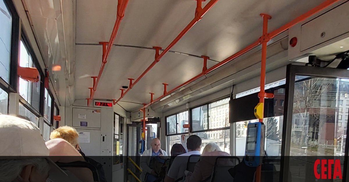 Общественият транспорт в София се връща към нормален график от