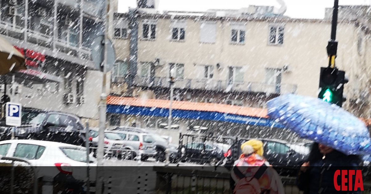 Жълт код за валежи от дъжд и вятър е издаден