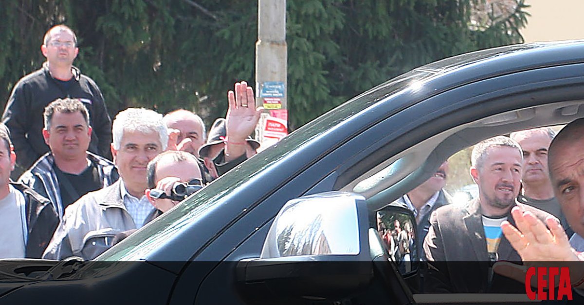 Четвъртък, 11 юни. Към 10 часа премиерът Бойко Борисов се