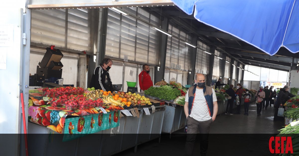 От днес пазарите в София са отворени, съобщава БГНЕС.
На пазар