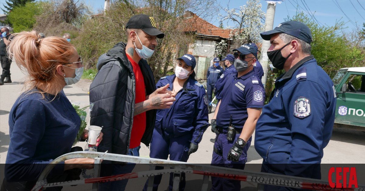 Полицаите на първа линия ще получат 650 лв. поощрение към