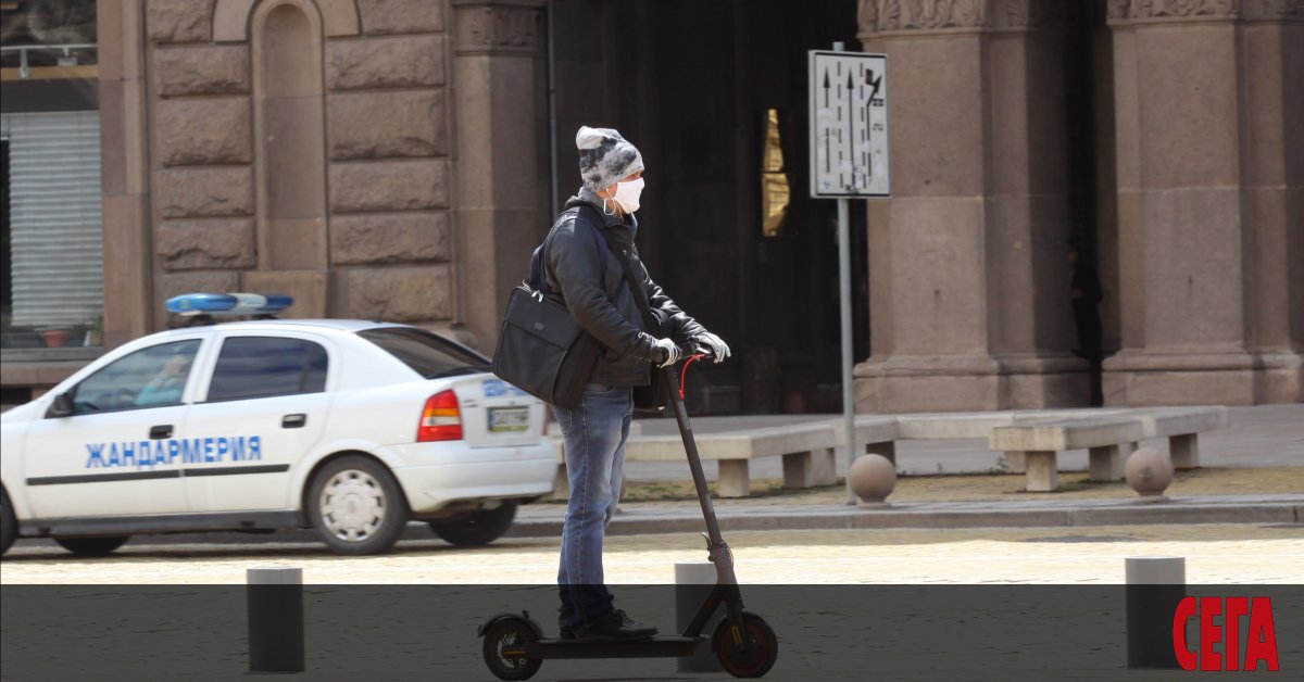 Парламентът гласува ограничения в скоростта за водачите на електрически тротинетки.