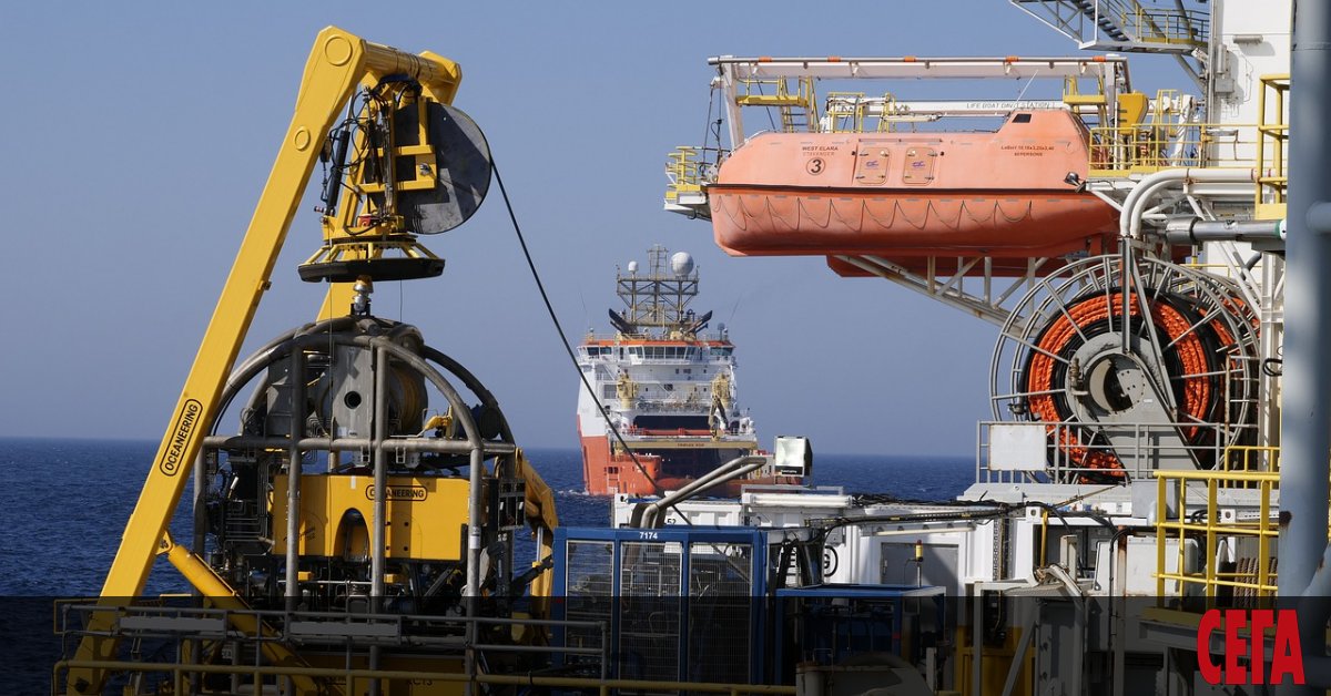   Пандемията COVID-19 създава колосални проблеми на петролната индустрия -