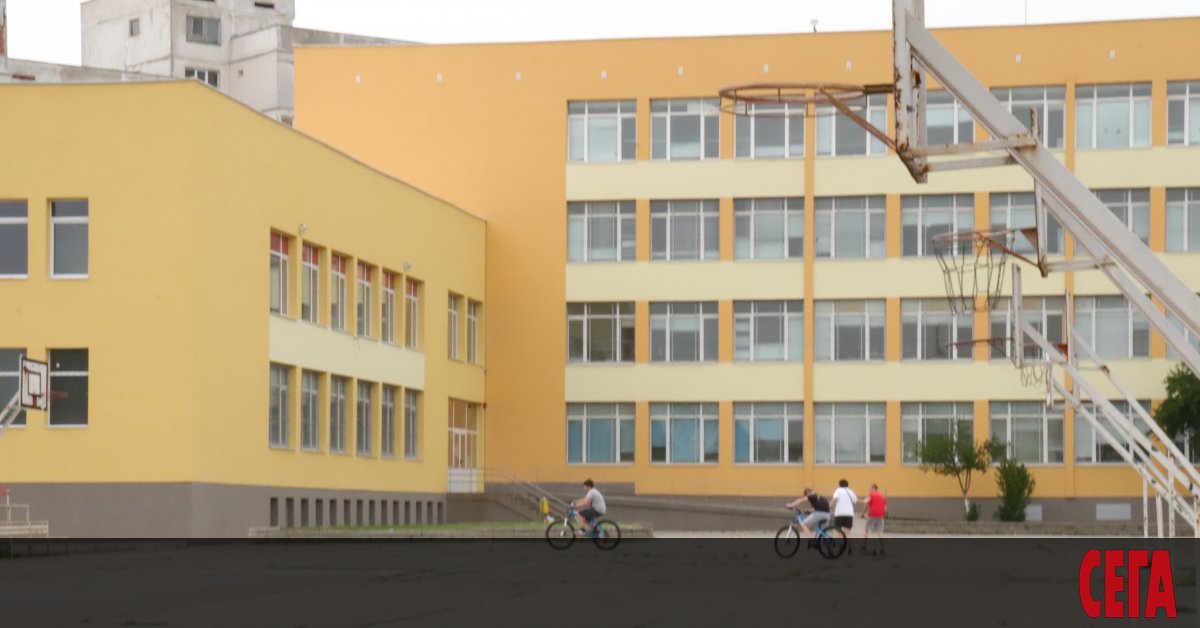 Учениците ще могат да се явят на националните кръгове на