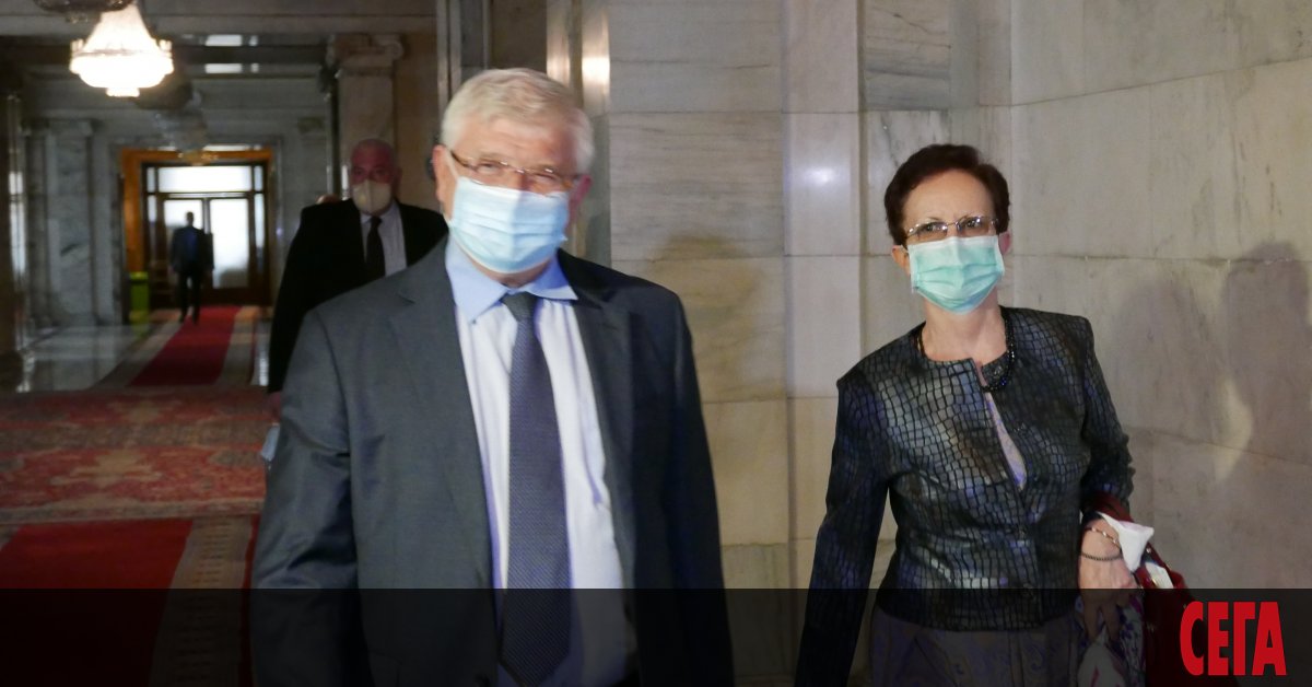 Водим разговори да преценим кои болници трябва да останат и