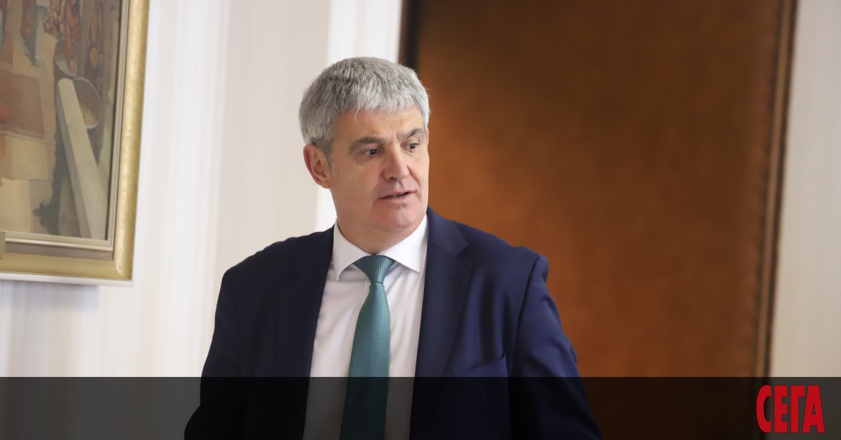 КТ Подкрепа и КНСБ внесоха 101 000 подписи в социалното