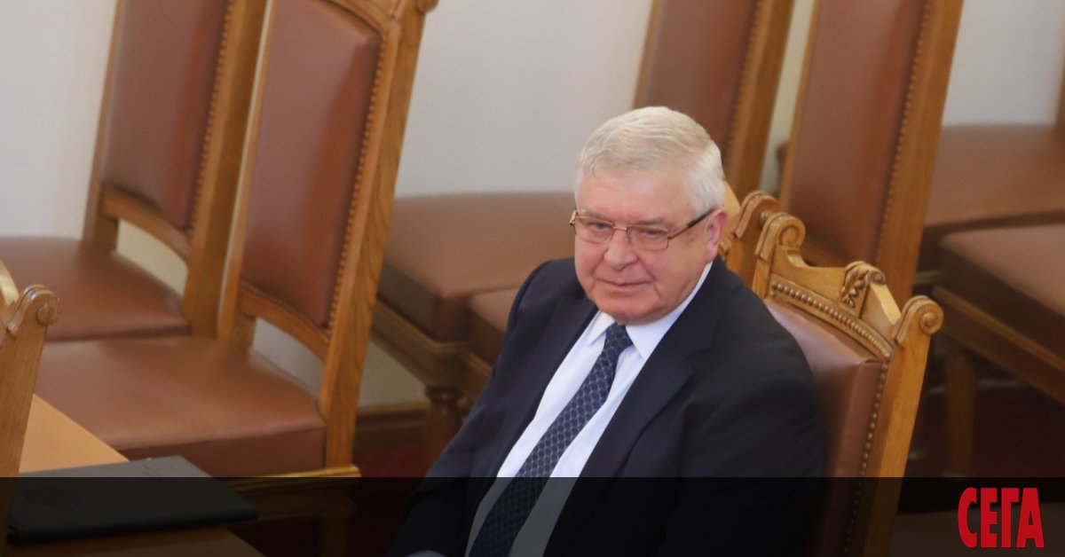 Народното събрание задължи министъра на здравеопазването Кирил Ананиев в срок