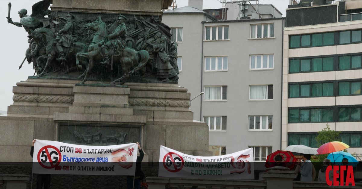 3 нови антени върху хотел стресираха жители на Поморие -