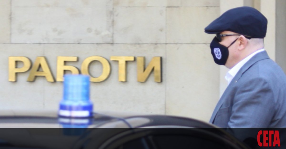 Главният прокурор Иван Гешев отхвърли с пренебрежение случилото се на