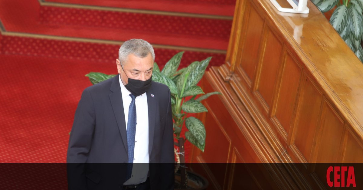 Лидерът на НФСБ и зам.-председател на парламента Валери Симеонов окончателно загуби
