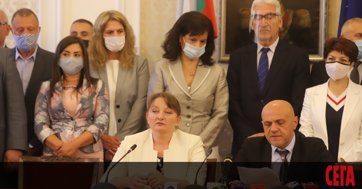 В следващите дни ще се обсъждат промени в правителството, но