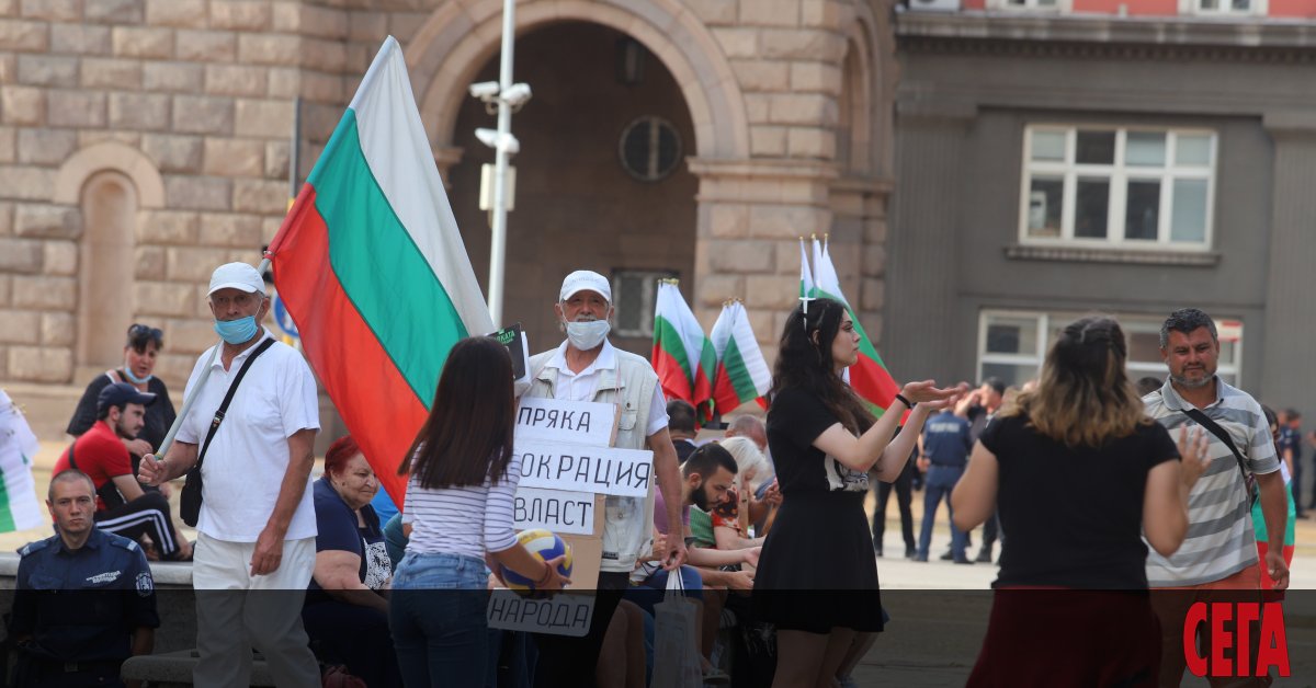 18-ти пореден ден протестиращи от страната и чужбина искат оставките