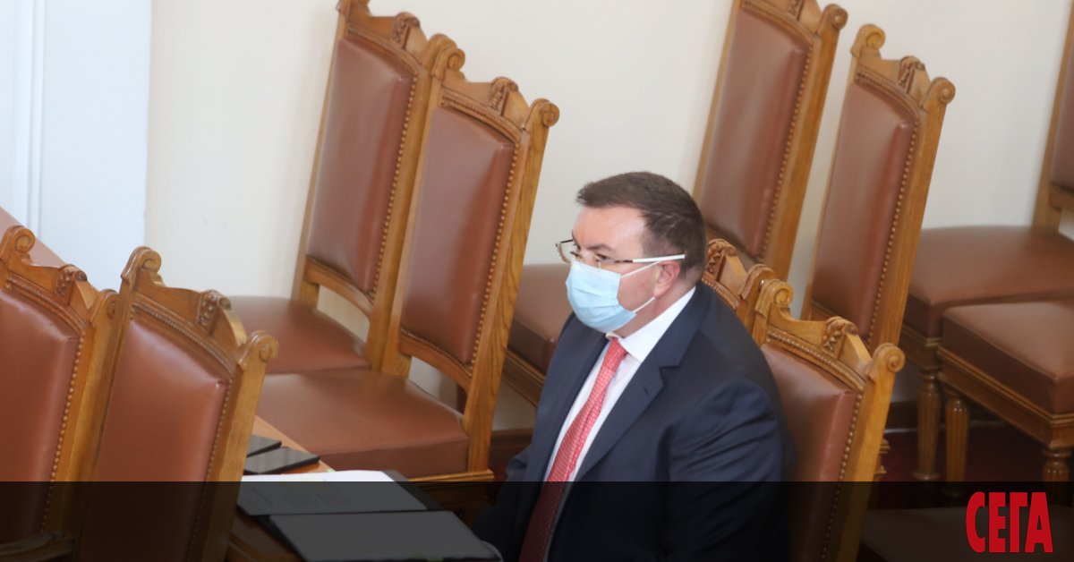 В парламента се проведе странно подобие на дебат заради питане