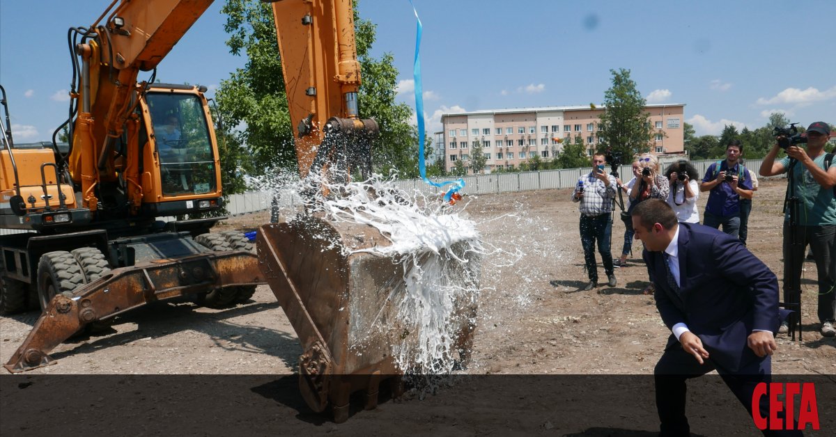 Изграждането на електронно управление се превърна в любима дъвка на
