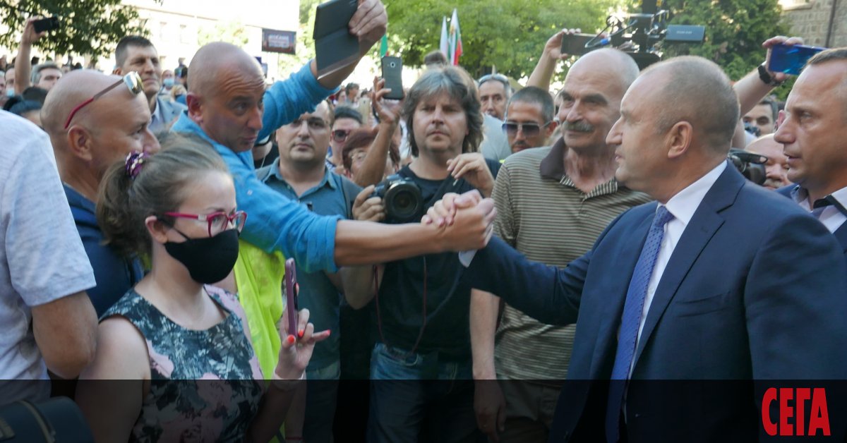 Най-накрая Румен Радев уцели правилния подход спрямо управляващите. До този