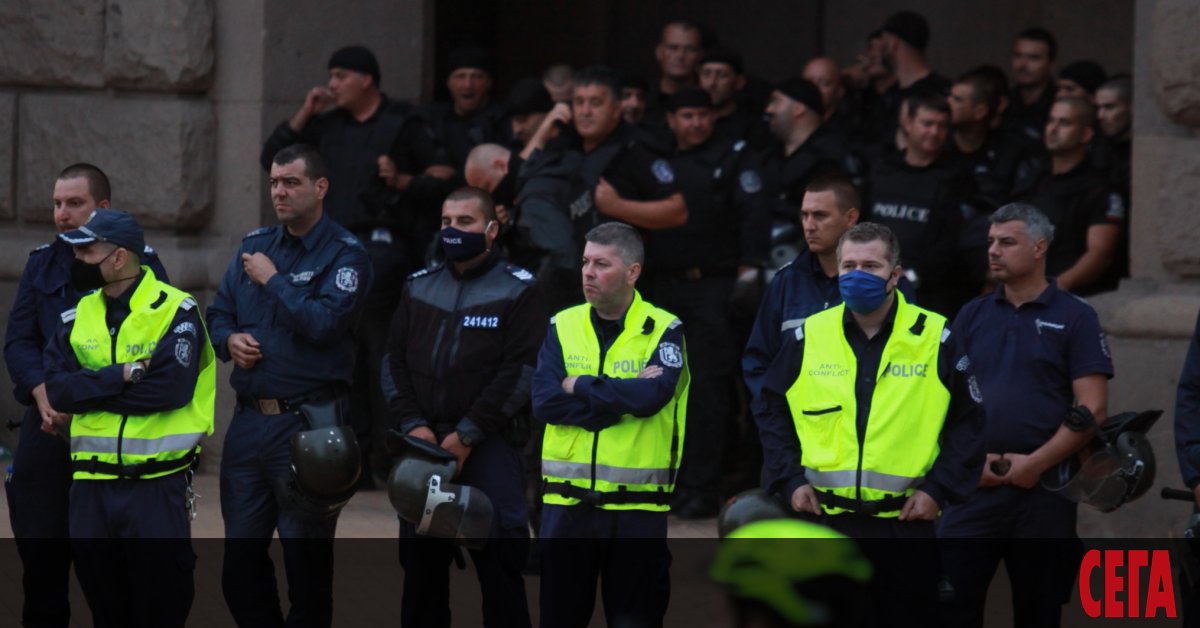 Поведението на гражданите на вчерашните антиправителствени протести е било недостойно,