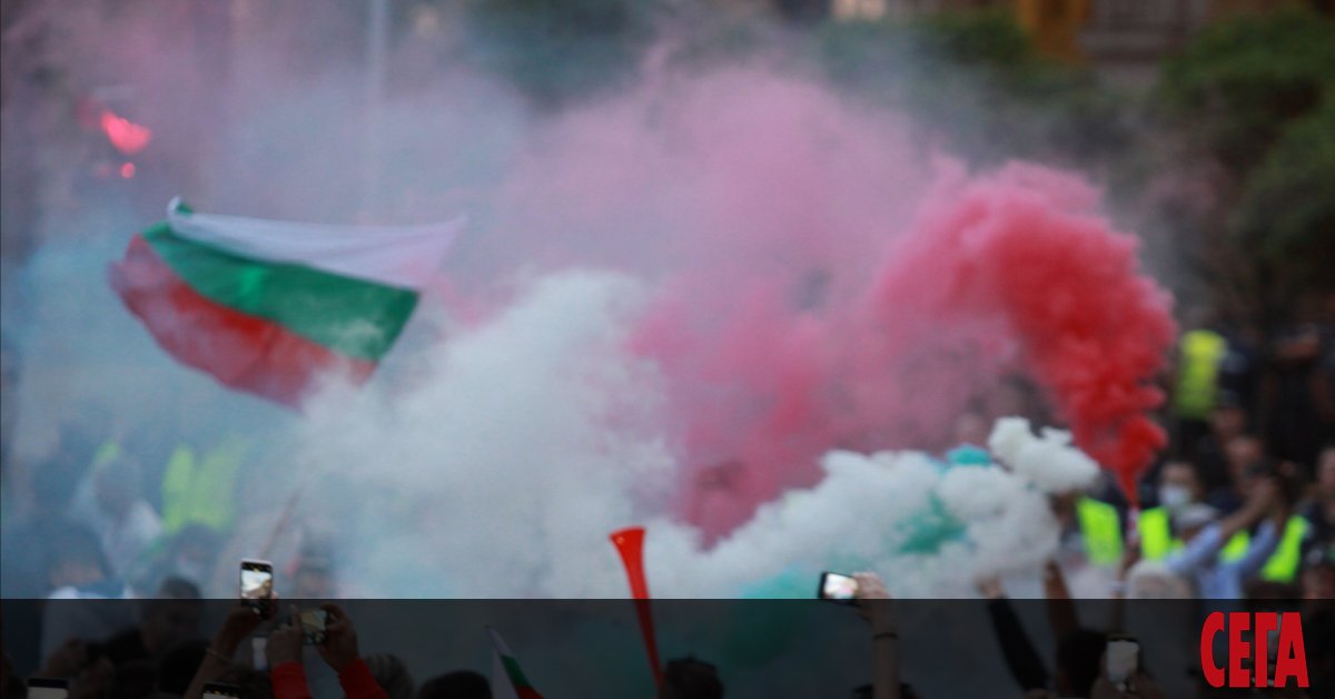 Да се свика протест в тези дни е лесно. Да се