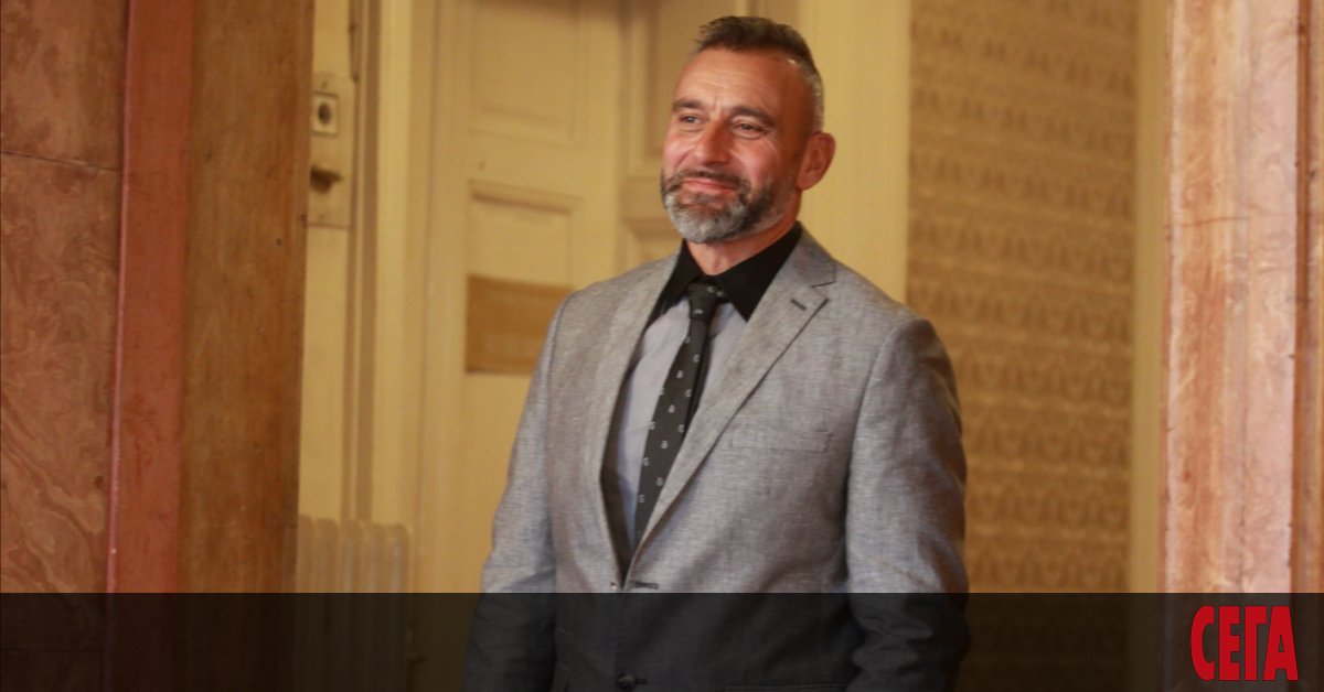 Заместник-министърът на културата Калин Вельов обяви с пост във фейсбук,