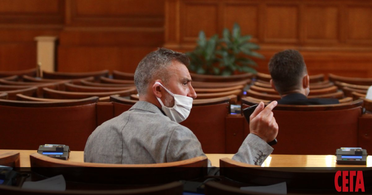 Музикантът Калин Вельов може да се окаже депутатът с най-кратък