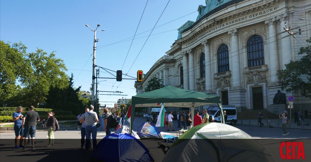 Едно от трите блокирани основни кръстовища в София - това