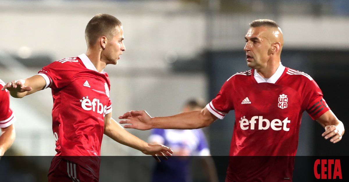 Мартин Камбуров, който се е устремил с добро темпо към