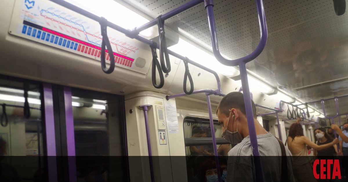 Полицай е ударил и влачил по земята 16-годишен ученик, който