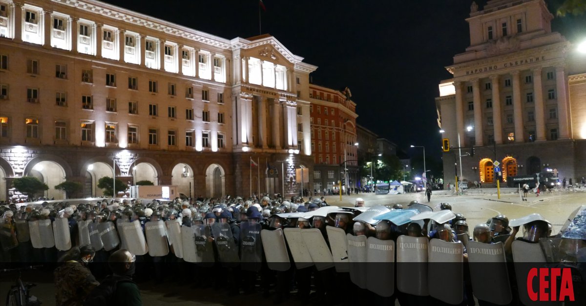 Група от протестиращи срещу правителството на Бойко Борисов отказва да