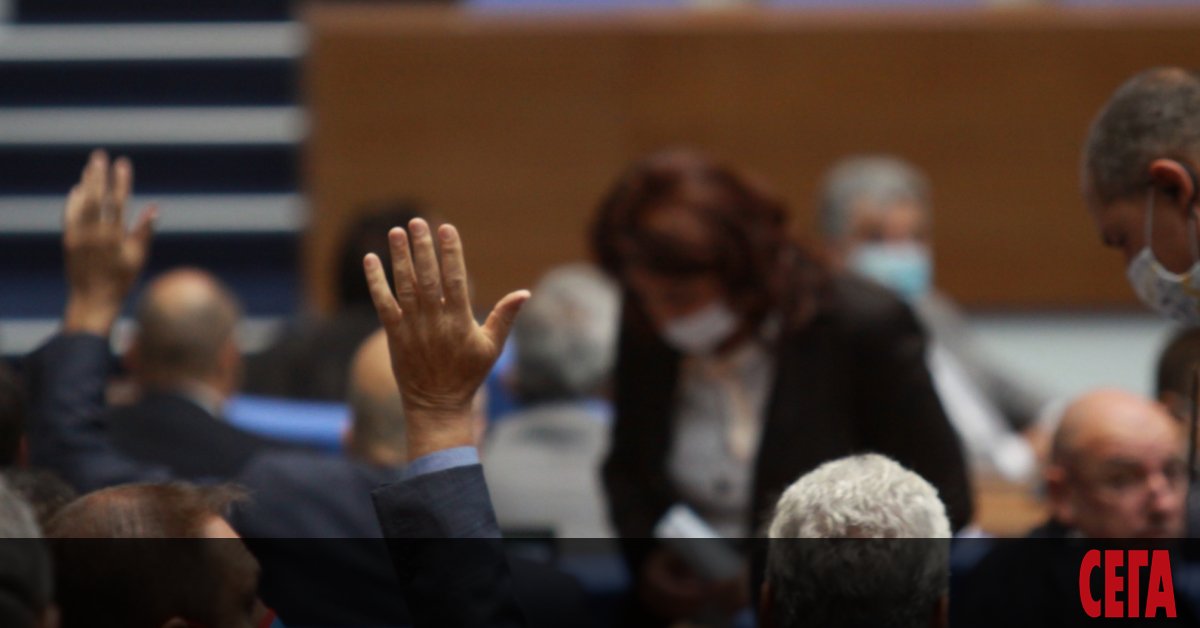 Проблемът с кворума на пленарните заседания на Народното събрание се