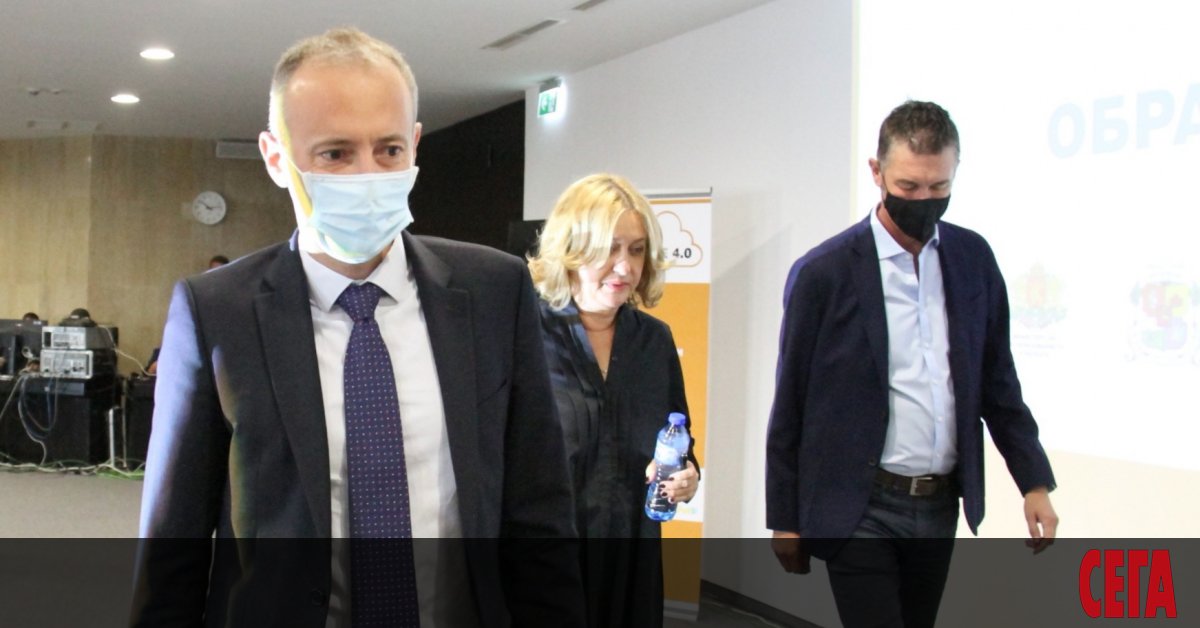 Най-късно на 21 декември ще отворим градините, а учениците няма