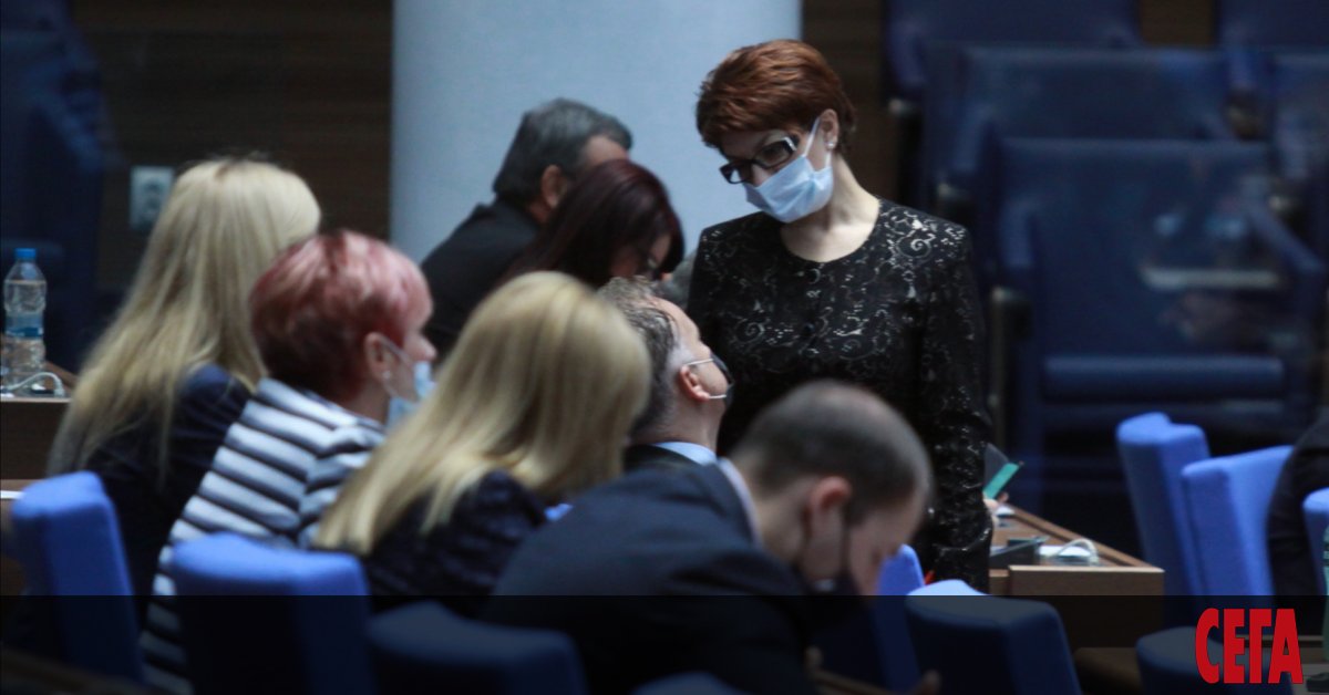 И управляващи, и опозиция използват задълбочаващата се криза с коронакризата