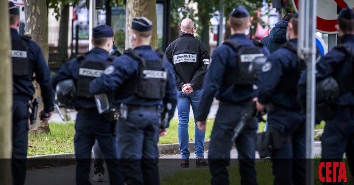 Двама мъже бяха убити, а една жена бе ранена в