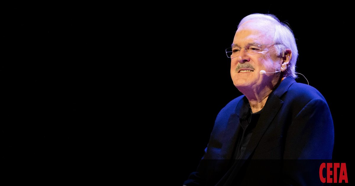 И легендарният комик Джон Клийз бе обвинен в трансфобия след