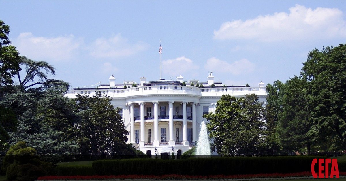 Жена и трима мъже са намушкани с нож на няколко