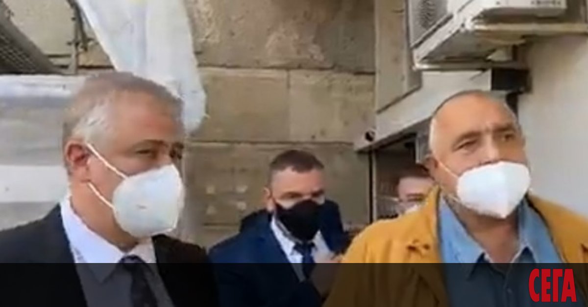 Премиерът Бойко Борисов, който изкара коронавируса и от два дни