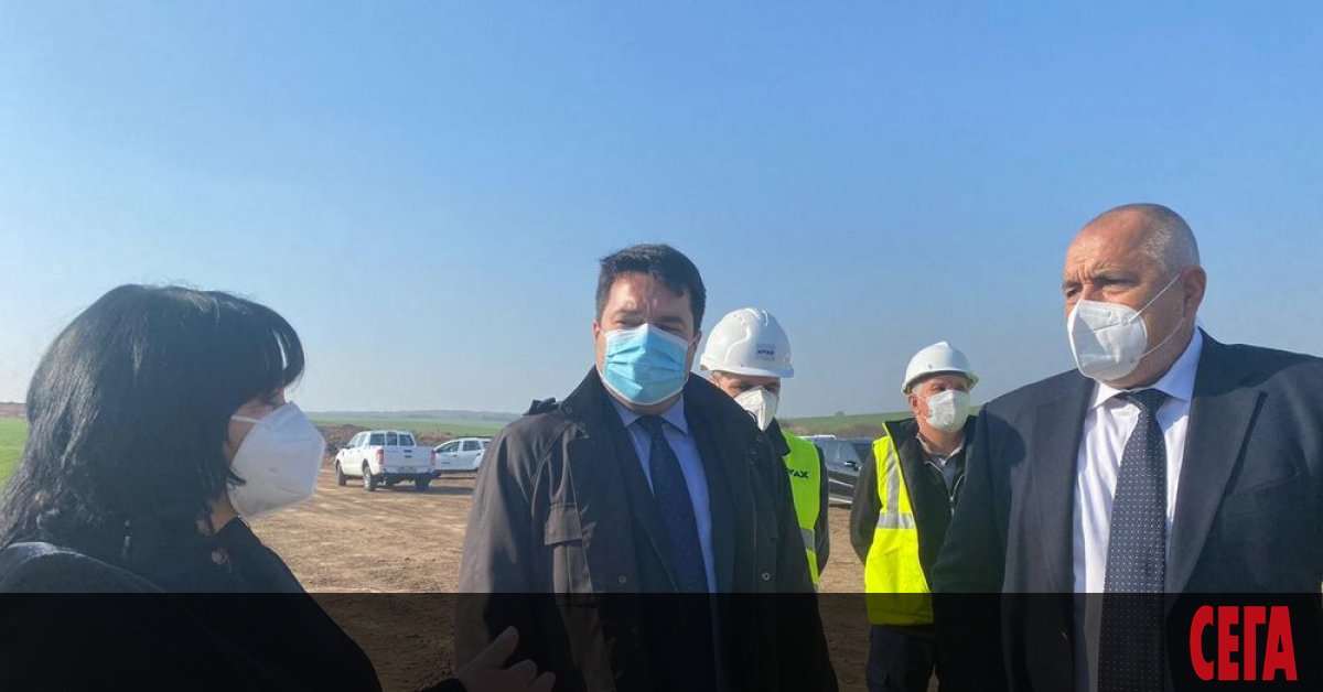 Бързо укрепващият след ковид-заболяването Бойко Борисов започна ударно работната седмица