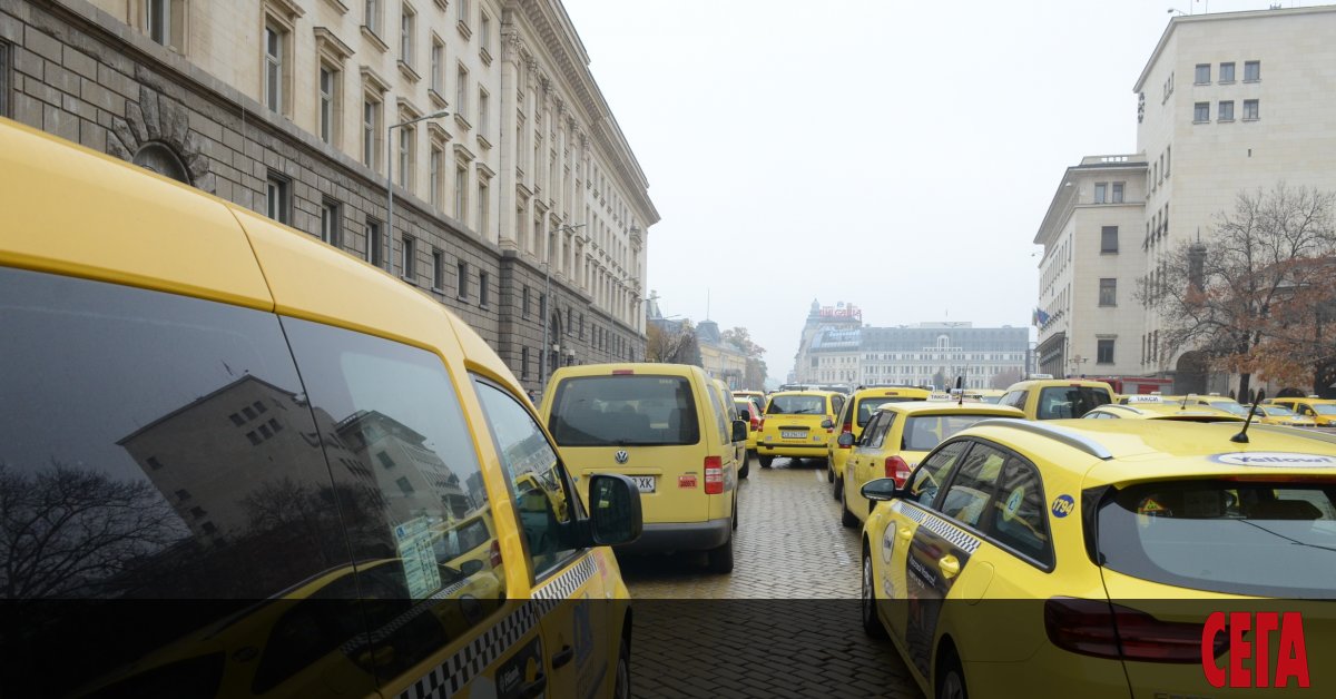 Да се въведат паник бутони и видеорегистратитори в такситата и превозните