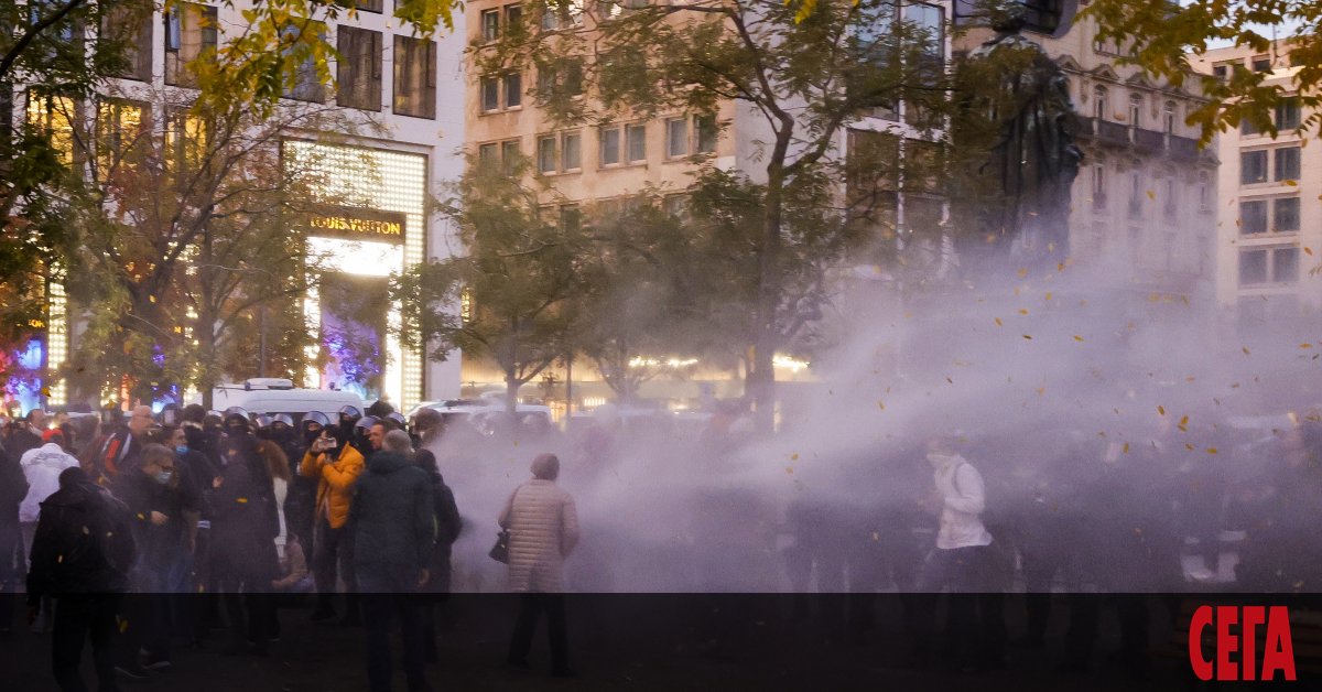 Ваксината на американската компания Pfizer“ и нейния германски партньор BioNTech“,