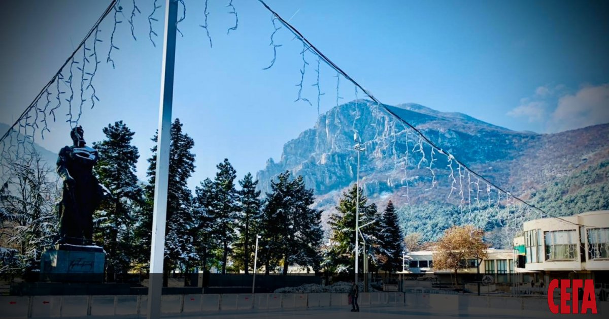 Ледени пързалки отварят навред в страната, макар да върлува епидемия