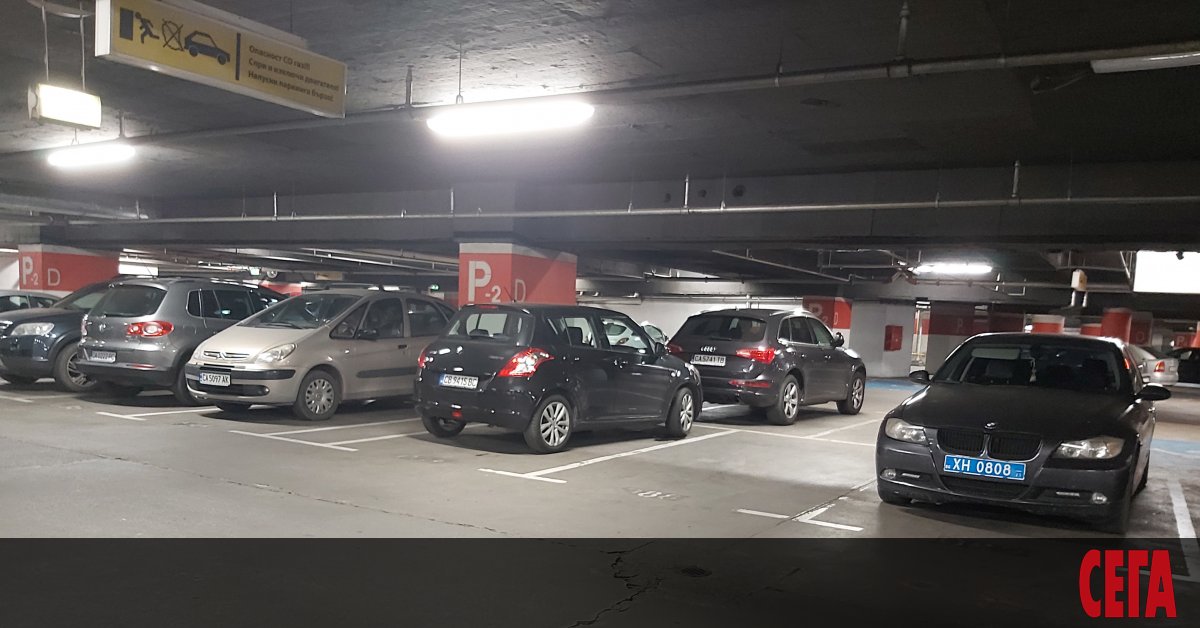 И днес паркирането в буферните паркинги към станциите на метрото