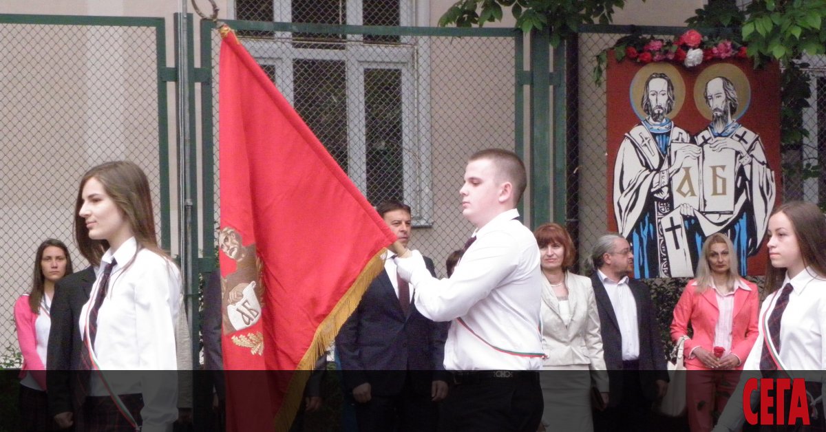 След размяна на обвинения в антибългарски настроения между управляващите и