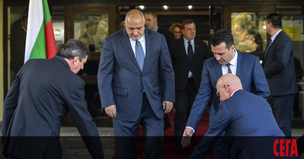 Спорът с Македония изкарва на преден план всички слабости на