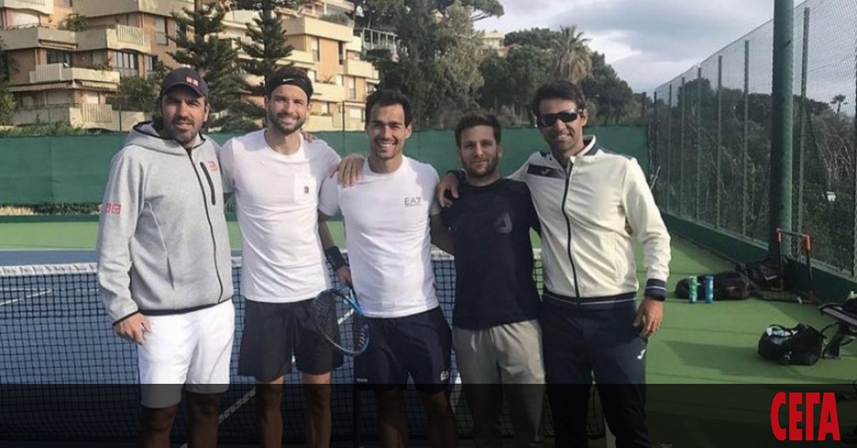 Въпреки че все още не е обявил официално раздялата си