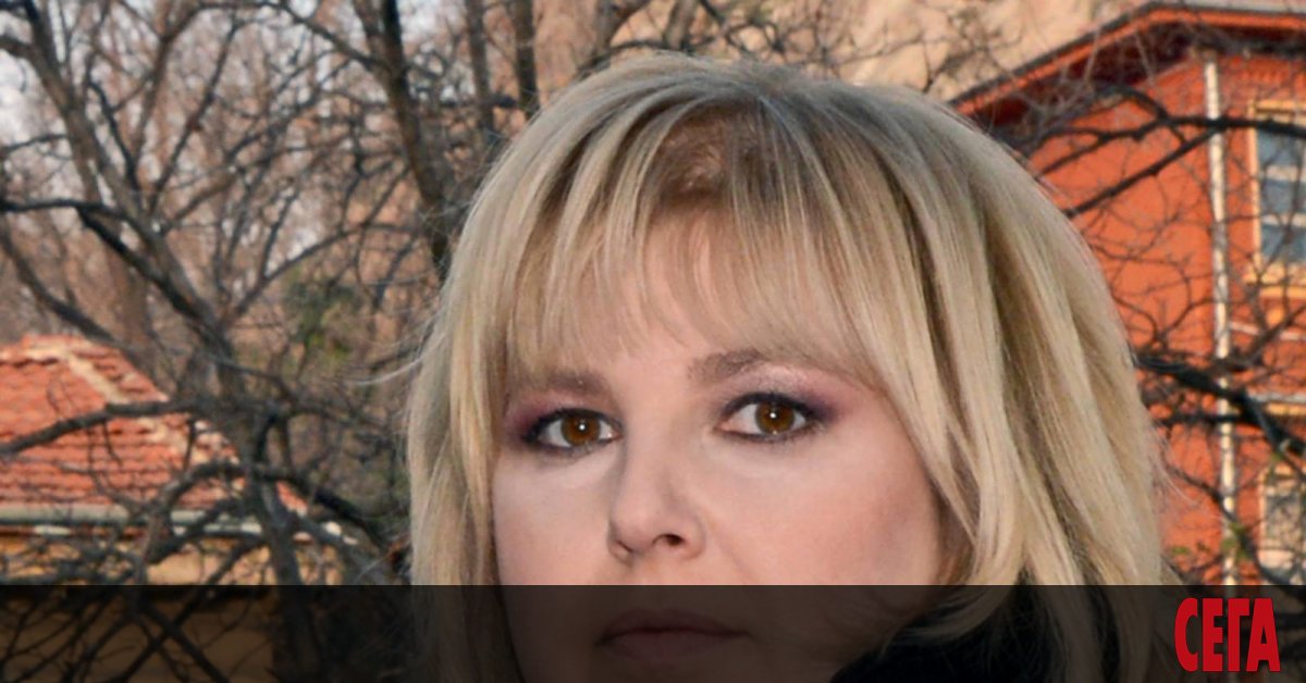 - Г-жо Капон, справя ли се правителството с ролята на