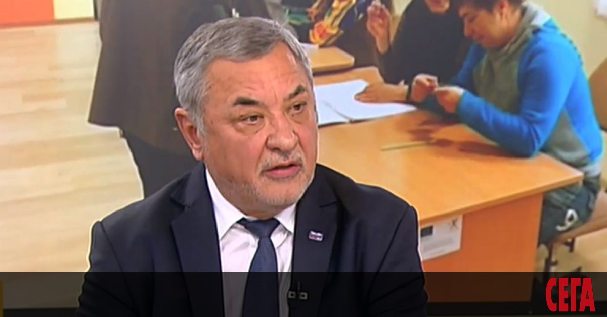 Лидерът на НФСБ и бивш вицепремиер Валери Симеонов счита, че