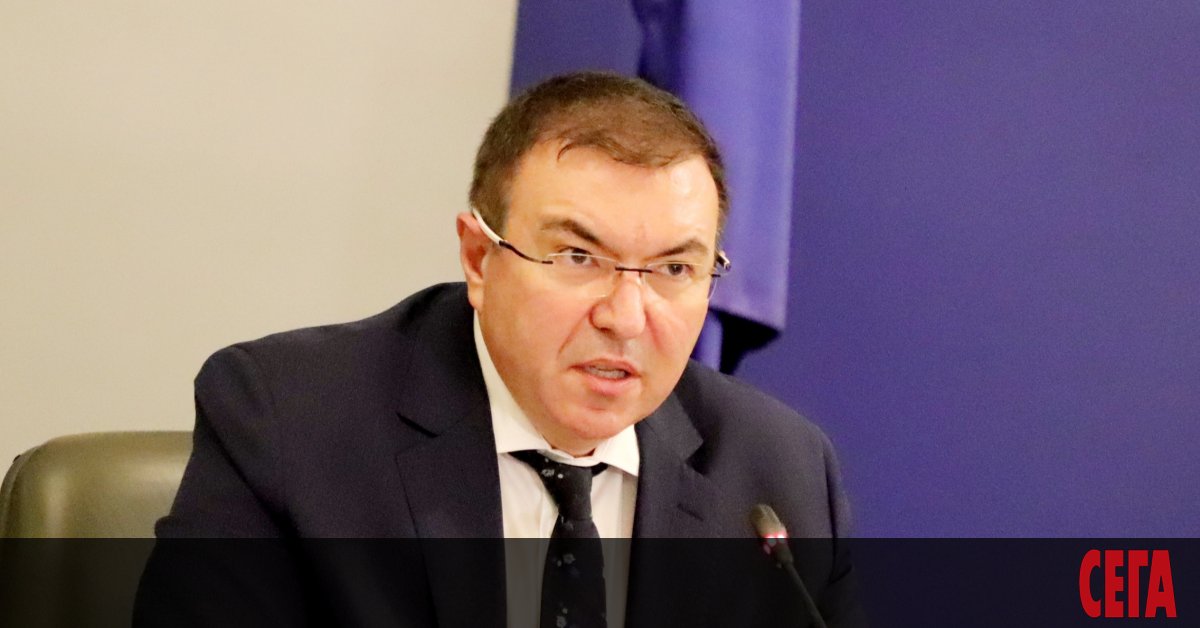 Редът за ваксиниране в Сандански е нарушен от общински съветници.