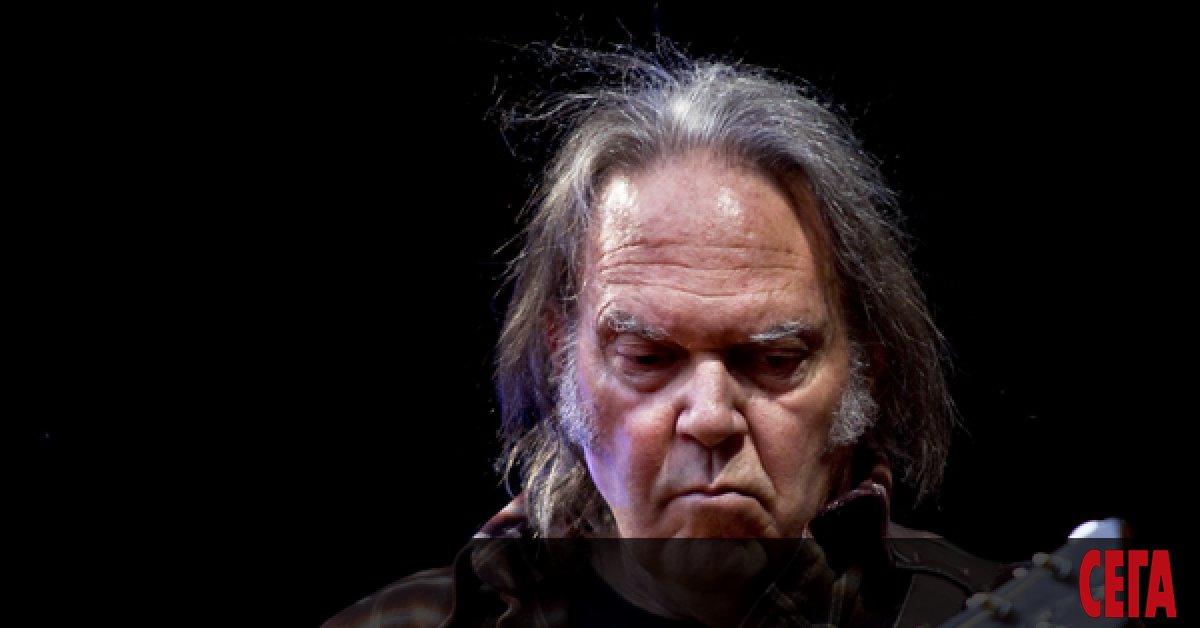 Нийл Йънг е продал за около 150 милиона долара правата