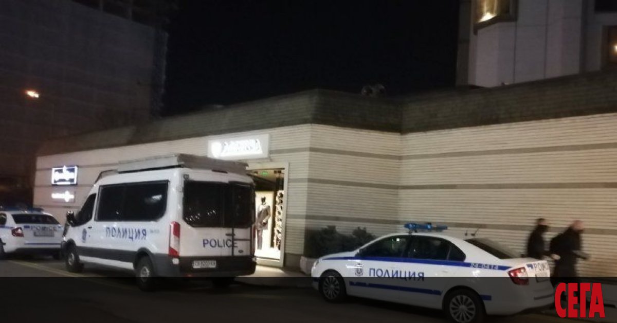 Присъствието на близо 60 души в ресторант Панорамата на столичния