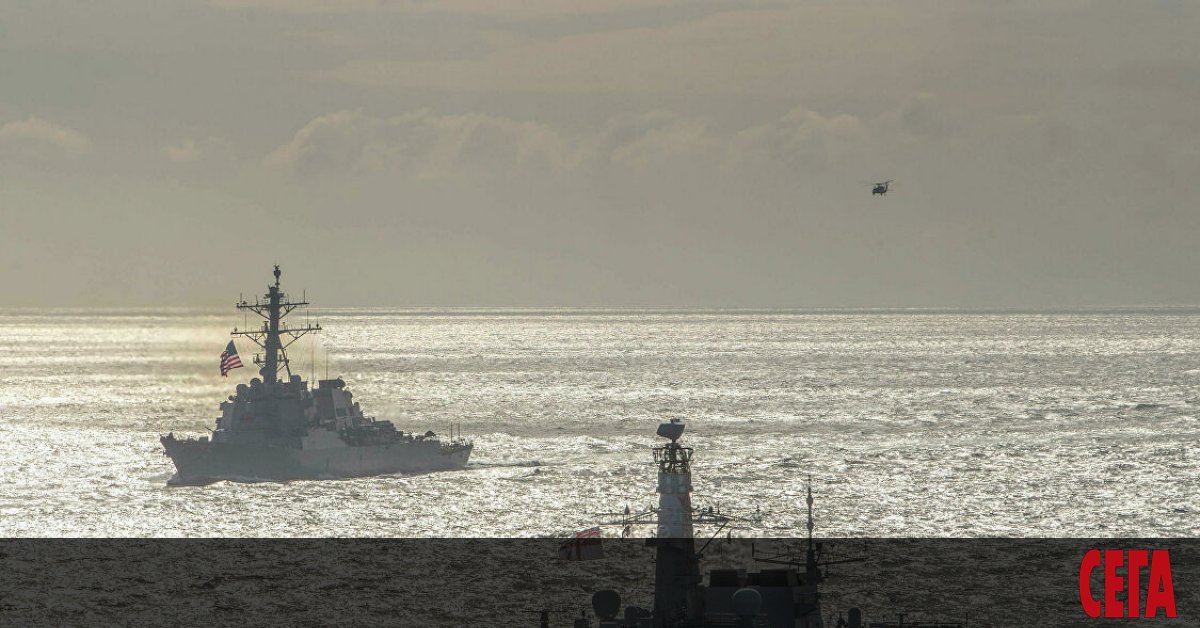 Американският ескадрен миноносец Доналд Кук е влязъл в Черно море, съобщи