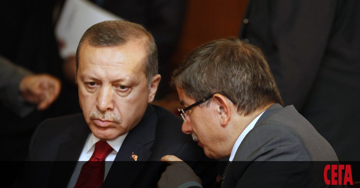 Турският президент Реджеп Тайип Ердоган е под опеката“ на военни пучисти и