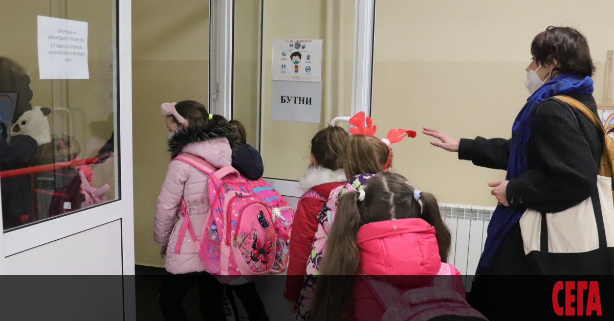 Училище от Варна е принудило дете с астма да стои